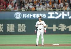 【巨人】坂本勇人の大飛球が「超超ファインプレー」に阻まれる　絶好の先制チャンスに広島・末包が好捕