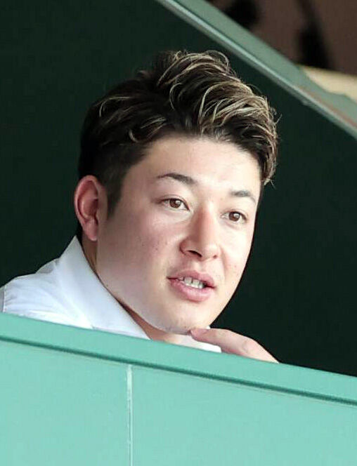 【甲子園】オリックス・吉田輝星が母校・金足農の試合を観戦　弟・大輝の熱投を目に焼き付ける