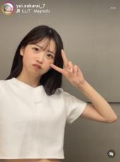 ＦＲＵＩＴＳ　ＺＩＰＰＥＲ・櫻井優衣、ミニ丈トップスからおへそがチラリ！「可愛いが過ぎる」「スタイル良すぎ」