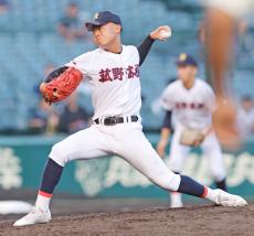 【甲子園】スタメン全員２年生の菰野が春夏通算４度目の出場で聖地初勝利　公立校対決を制す