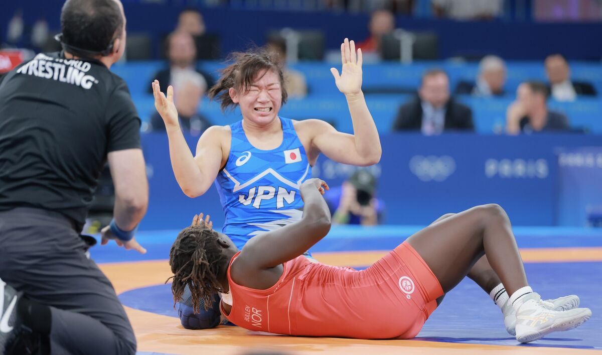 レスリング女子６２キロ級　元木咲良、大技で逆転　メダル確定　金メダルかけ決勝進出…パリ五輪