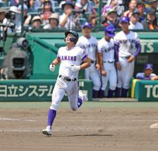 【甲子園】金足農　初戦突破ならず涙…高橋佳佑主将“兄超え”をエース・吉田大輝らに託す