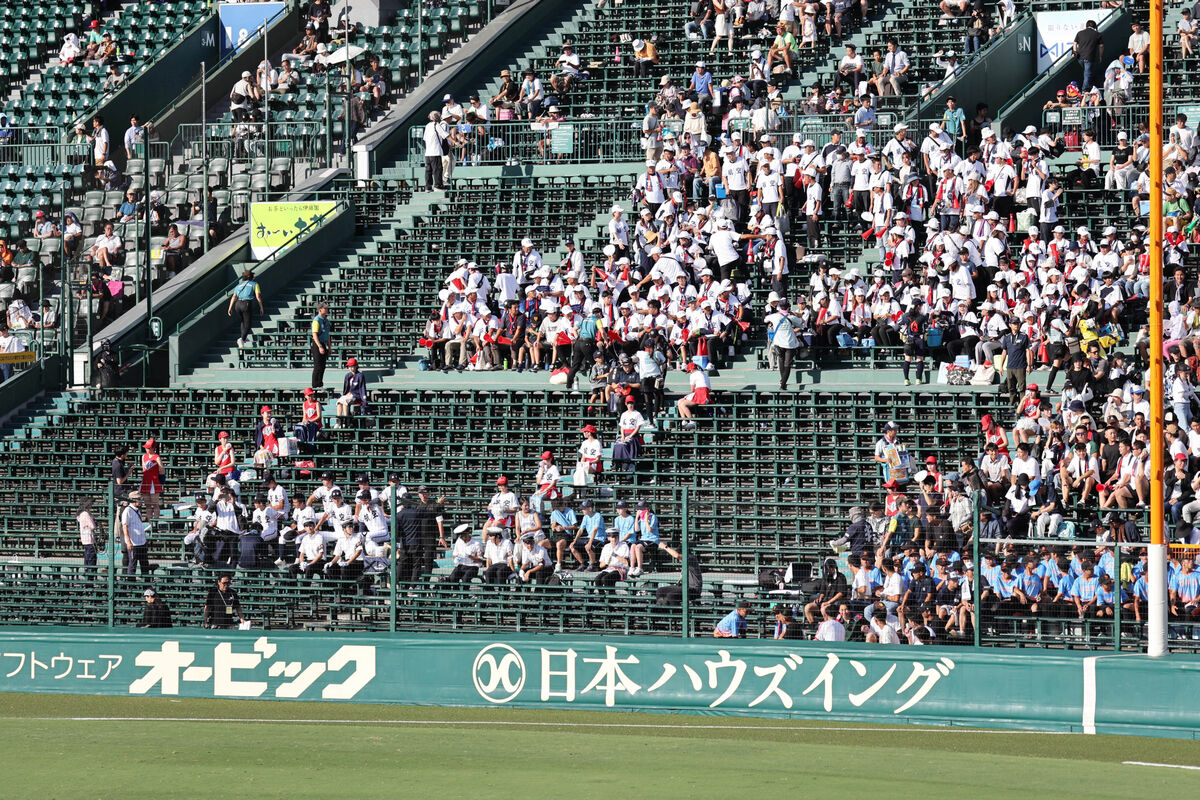 【甲子園】掛川西・日本航空の応援団は高速道路の渋滞のため両校ともに到着遅れる