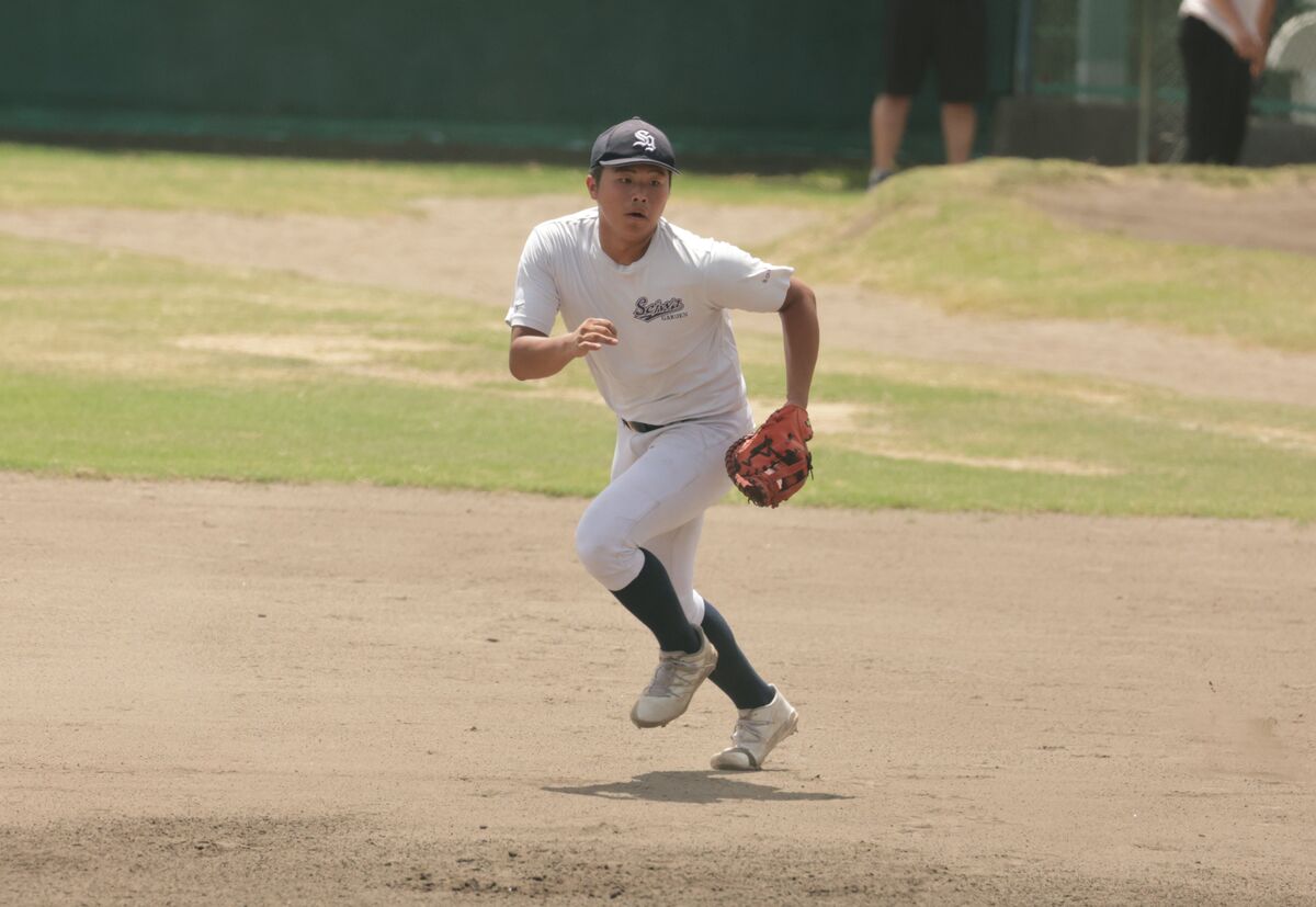 【高校野球】フルスイングで甲子園をわかせる　聖和学園の２年生４番・佐藤煌馬が気合　１３日石橋戦