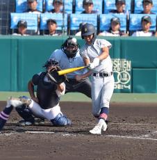 【甲子園】新基準の低反発バット導入後初の右打者による本塁打　青森山田・佐藤洸史郎が一発