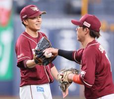 楽天・早川隆久が“完全試合超え”激レア完封…４人走者を出しても２７人斬り、２リーグ制後６８年ぶり２人目