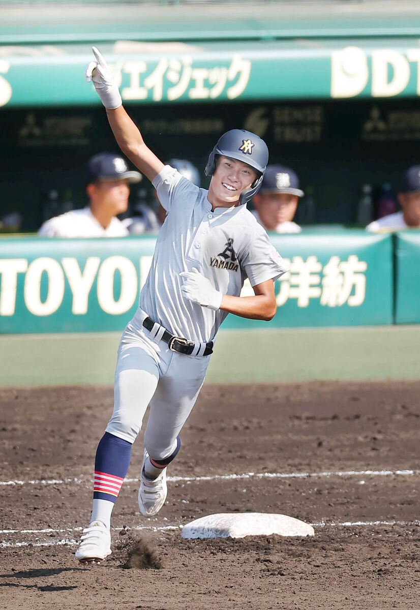 【甲子園】青森山田が打ち勝つ、１１安打９得点で初戦突破・・・次戦は１６日・初出場の石橋と対戦