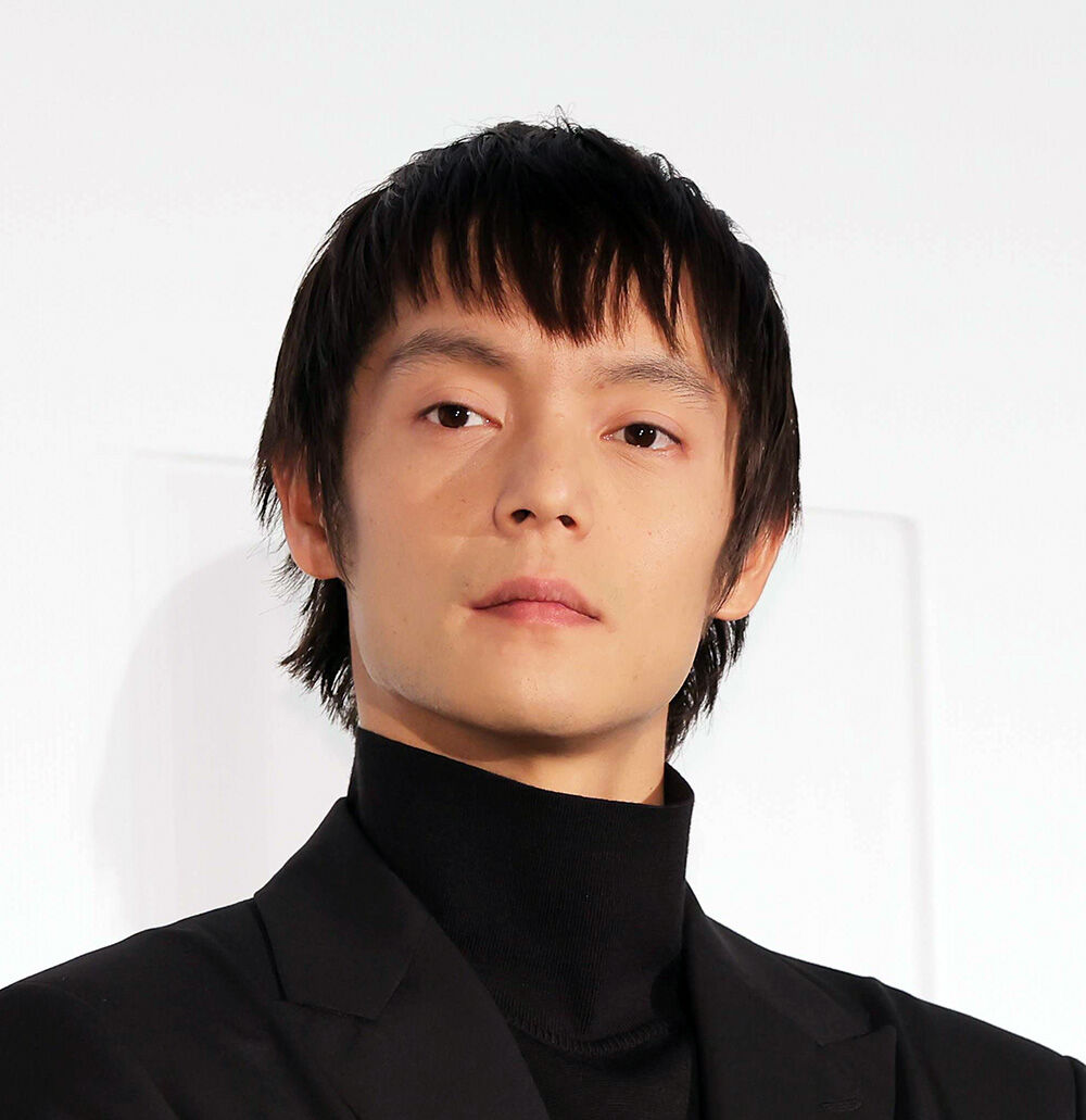 窪田正孝、「ハリネズミみたい」衝撃の治療姿に「うぉ〜痛そう」「結構痛々しいですね」と反響続々