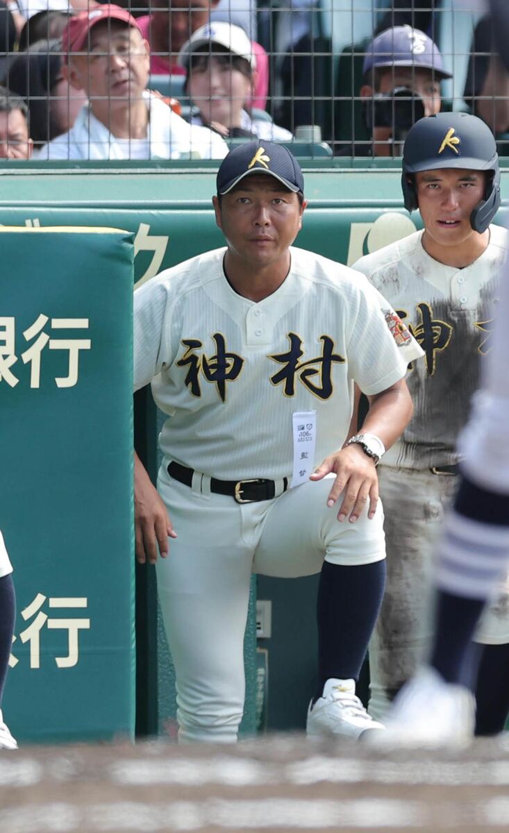 【甲子園】神村学園が６回に３点を入れ逆転に成功