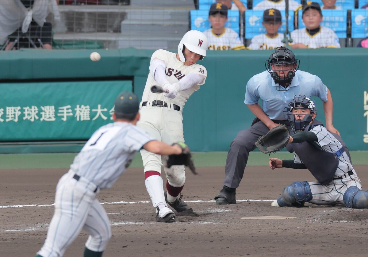 【甲子園】早実が延長１０回サヨナラ勝ち　２年生左腕・中村心大が完封　９年ぶりの３回戦進出