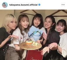 元乃木坂４６・高山一実、卒業メンバーたちから結婚祝い！懐かしの軍団集合ショットに「１期生最高」の声