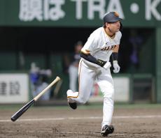 【巨人】２３歳外野手、２３打席ぶり安打が適時打「なんとか食らいついて」…２軍ロッテ戦