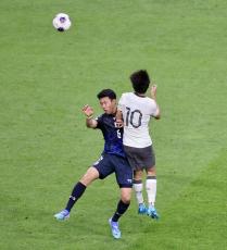 南野、遠藤…森保ジャパン、序盤から中国の荒いプレーの洗礼　ネット上には「やばカンフーサッカー復活してる」の声