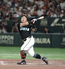 【巨人】阿部監督が浅野に愛のゲキ「チームが困った時に打つバッターになってほしいから使い続けている」…２度の満塁などチャンス凡退