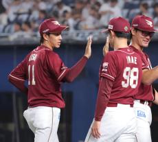 【楽天】３発快勝で３位ロッテに１・５差と再接近　今江敏晃監督「昨日、今日と取れたのは非常に大きい」