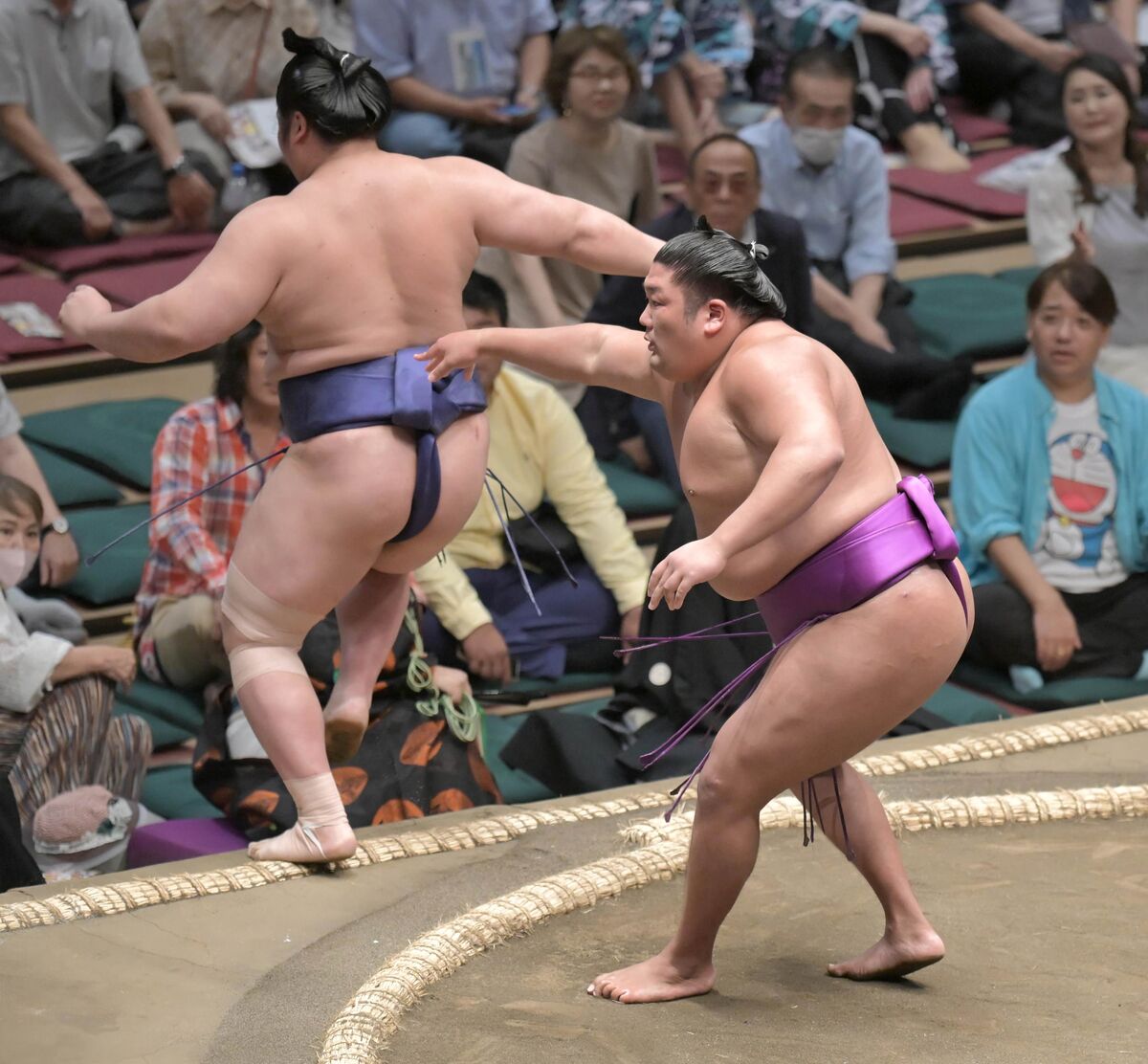 尊富士３連勝　照ノ富士の助言生かし快勝「まわしにこだわるなと。その通りにいけたかなと思う」