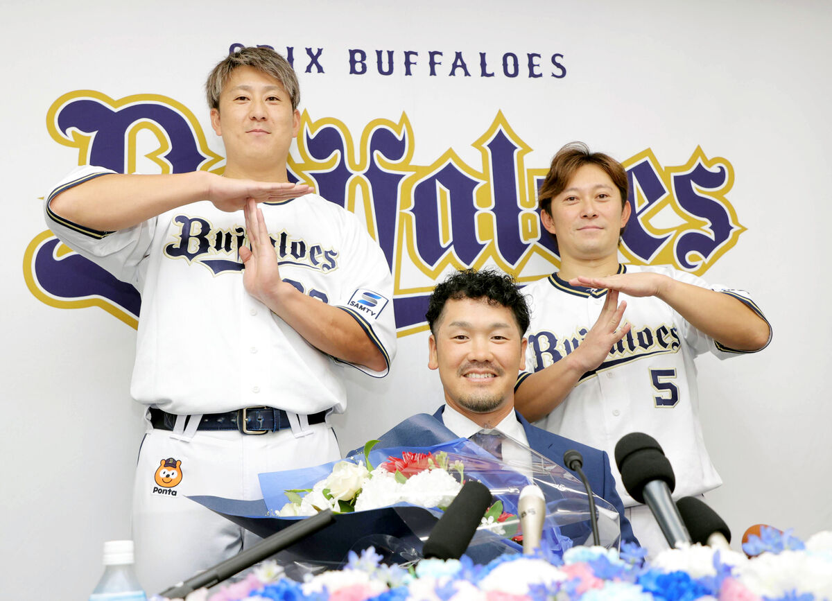 【オリックス】Ｔ―岡田が晴れやか引退会見「本当にスッキリしてユニホームを…」通算２０４本塁打　１９年の現役生活に別れ