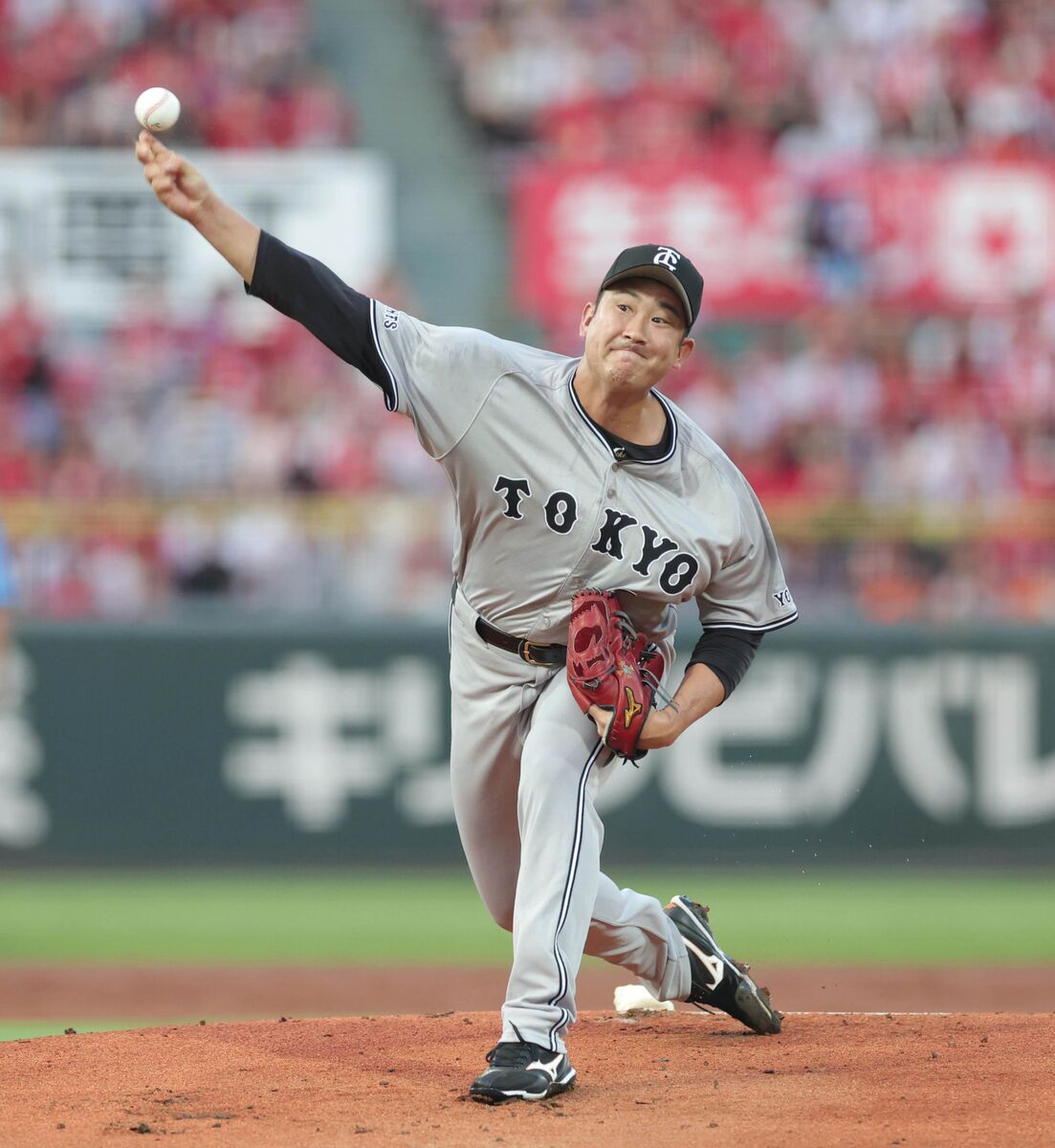 巨人・菅野無双！セ新の敵地で開幕１０連勝　二塁踏ませず５回０封でセパ単独トップ１４勝　あと２度広島戦先発予定