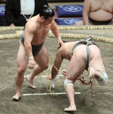 炎鵬が連勝スタート　脊椎損傷から復帰２場所目、序二段で　“邪念”とのせめぎ合いを明かす…秋場所４日目