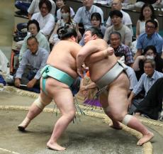 琴桜は４連勝　大関昇進を目指す大の里、霧島、正代の３人も全勝守る　豊昇龍は早くも３敗目