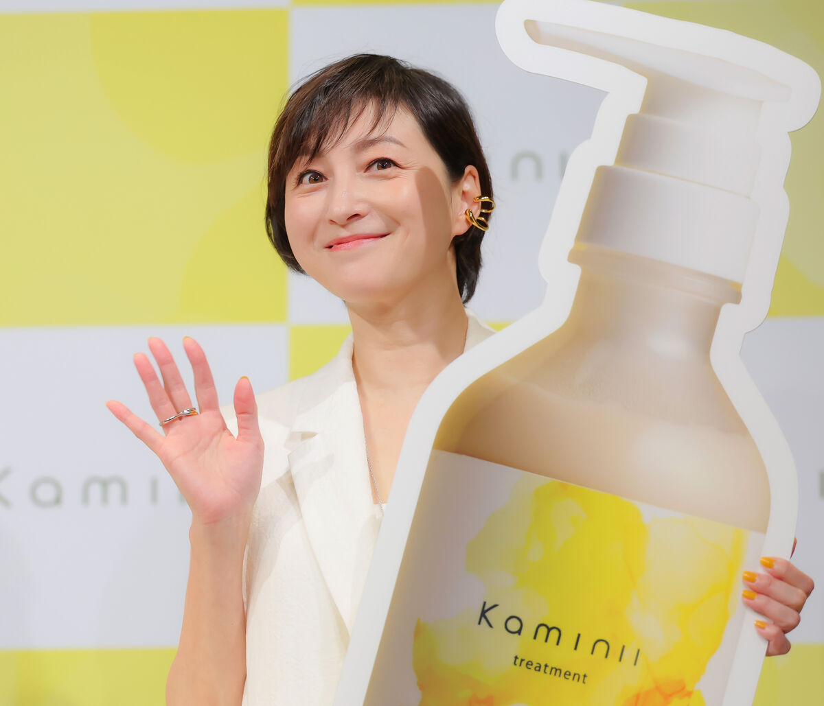 広末涼子、ＡＹＡＭＡＲプロデュースのシャンプーを絶賛「泡立ちがいいから気持ちいい」１２月のライブに向けて「ワクワクが止まらない」