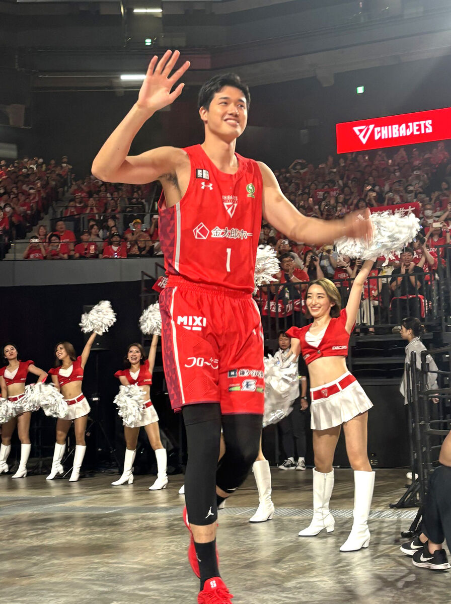 渡辺雄太、千葉Ｊユニホーム姿を初披露　１０月開幕戦へ“宣戦布告”「比江島慎とマッチアップしたい」