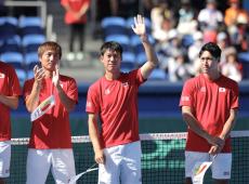 日本のエース西岡良仁が先勝　日本は１－０とリードし、錦織圭のシングルスにつなげる