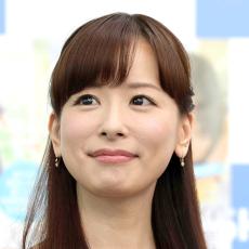 皆藤愛子アナ　白シャツ一枚で激変！　ショートパンツとの危険な組み合わせに「セクシー愛ちゃん！」「チラももが…」の声