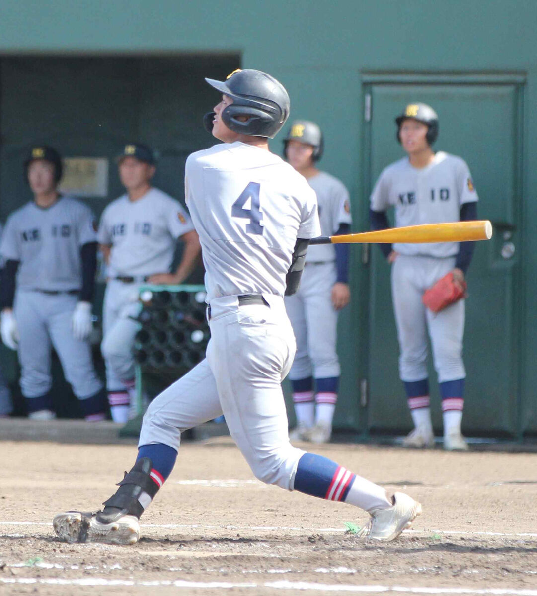 【高校野球】慶応が辛勝で４回戦進出　酒井一玖二塁手がテニス打ち練習の成果発揮の３ラン