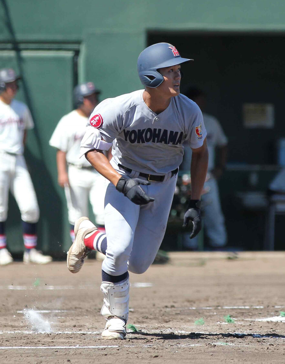 【高校野球】横浜が７回コールドで４回戦進出　２年生主将・阿部葉太は椎木先輩追いかけ「プレーで引っ張る」