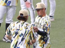 【オリックス】今季限りで現役引退の比嘉幹貴が電撃１軍合流　“サプライズ花道”あるか