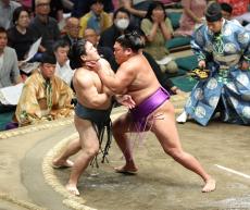 十両・尊富士がストレート給金「中日で勝ち越せるようにと思っていた」　優勝争いでも単独トップに