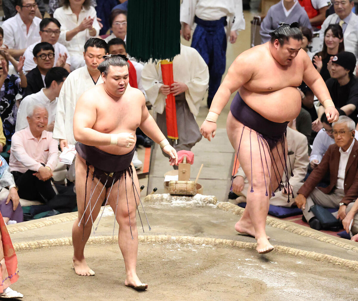 首痛癒えて戻った「大関の時の力」　霧島が大関昇進狙うホープを１差追走…１０日目に直接対決「自分の相撲取る」