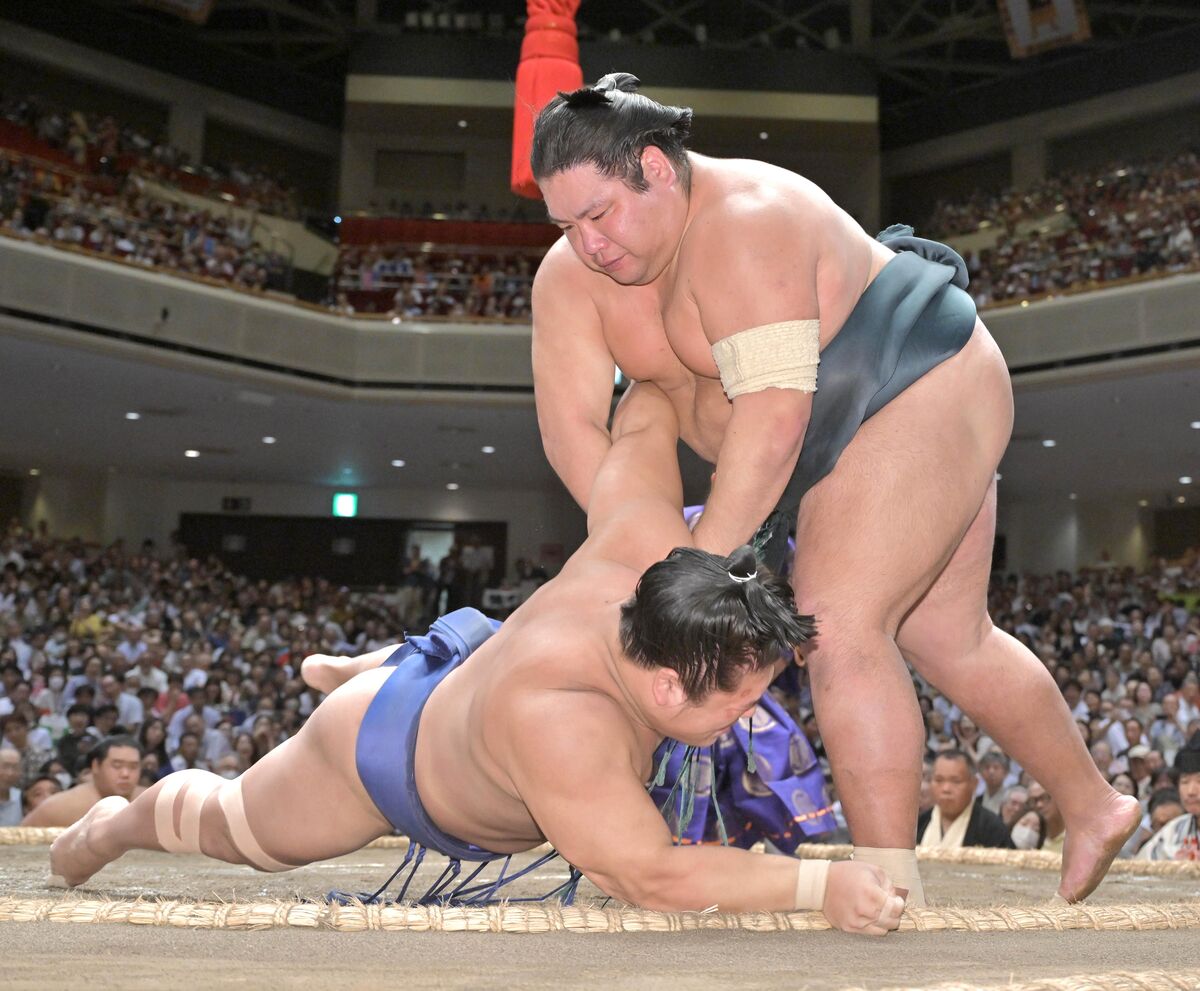 錦木が２敗守る　若隆景に粘り勝ち　Ｖ戦線残るも「夢は小さくコツコツと。三賞がほしい」