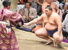 「圧倒的な強さ。名横綱の千代の富士さんを思い出す」元大関・琴風が称賛　大関昇進確実の大の里に「議論の余地はない」