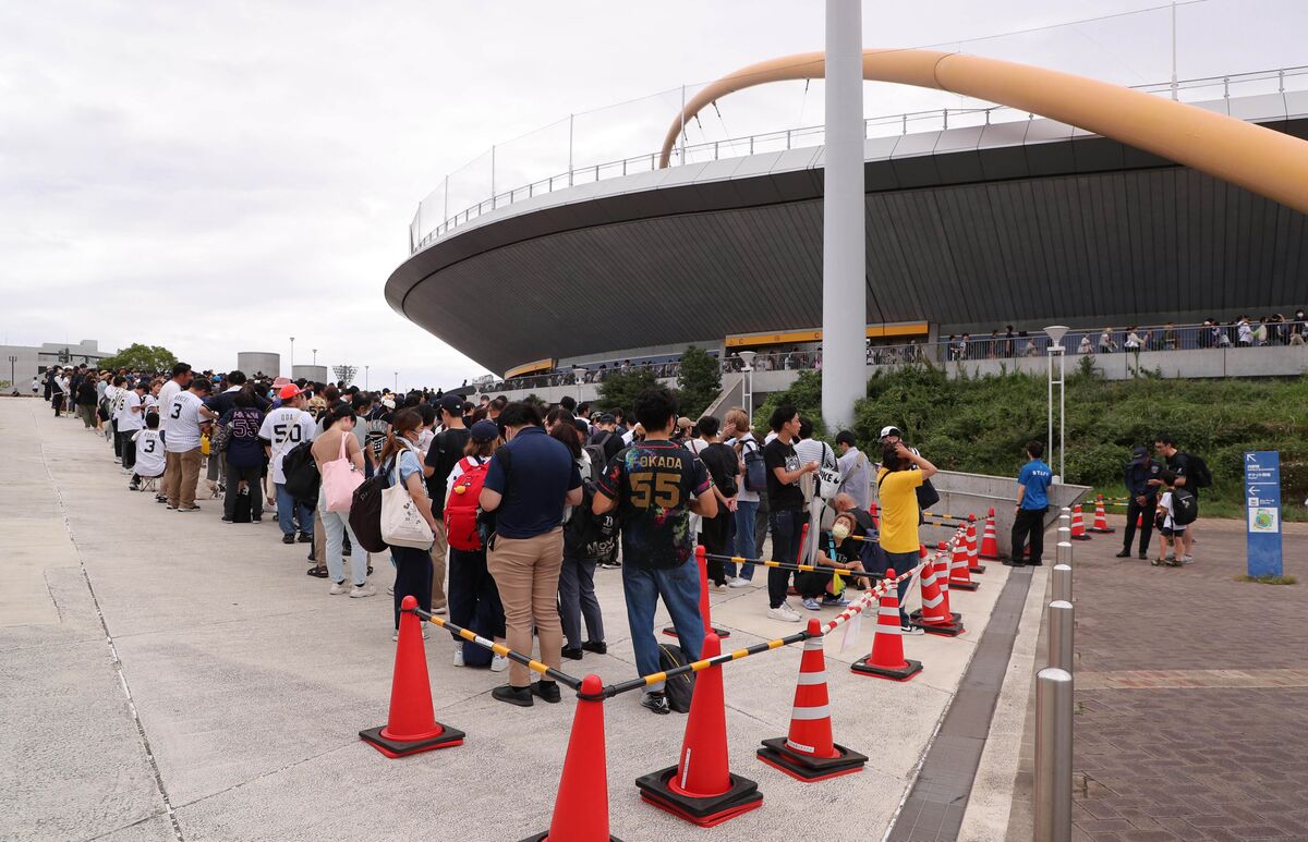 【オリックス】引退のＴ―岡田らの舞洲２軍最終戦で約１５００人の長蛇の列　球団関係者も仰天