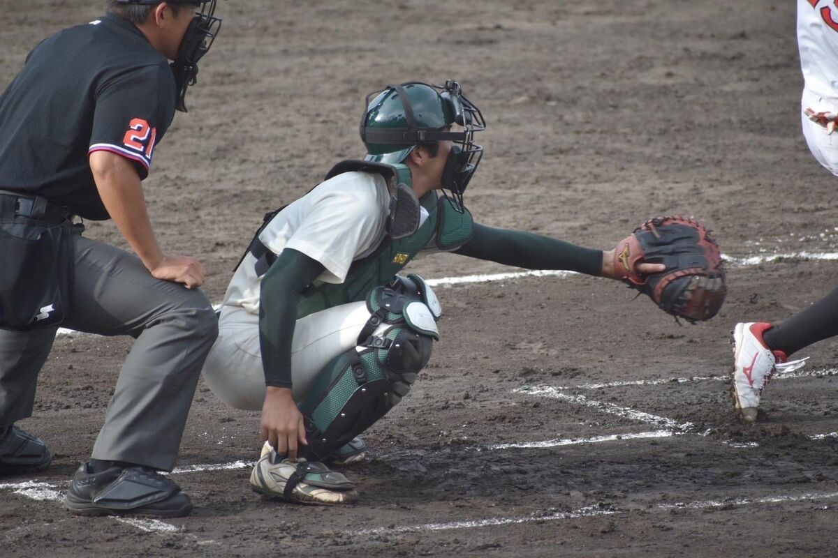 【東都大学準硬式野球】専大、９―１で日大に大勝　８番・高橋は２ランなど５打点「全力で打ちました」