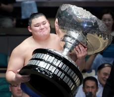 大の里の大関昇進確実　２５日に正式決定　初土俵から所要９場所　昭和以降最速昇進へ