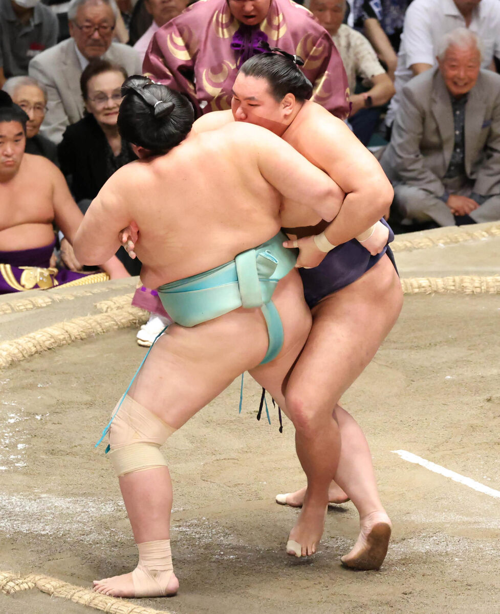 豊昇龍、千秋楽で何とか勝ち越し「勉強になった」　大関昇進確実の大の里に「負けられない」