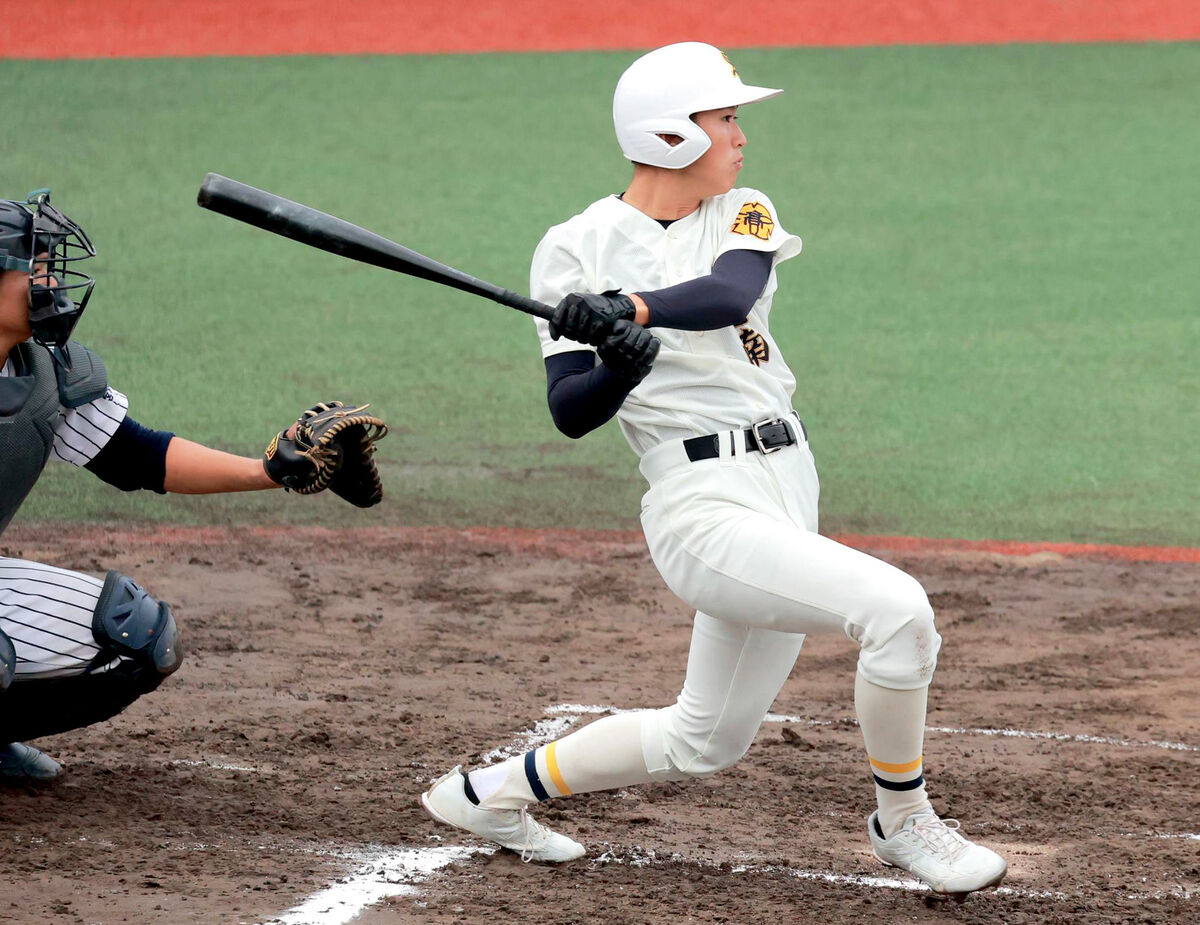 【高校野球】仙台南が１５点圧勝…４番で主将の辻健太左翼手が４打数３安打２打点