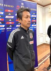 ヤングなでしこ狩野倫久監督「道をつくっていくのは自分自身」とＵ―２０Ｗ杯準Vに終わった選手たちへエール