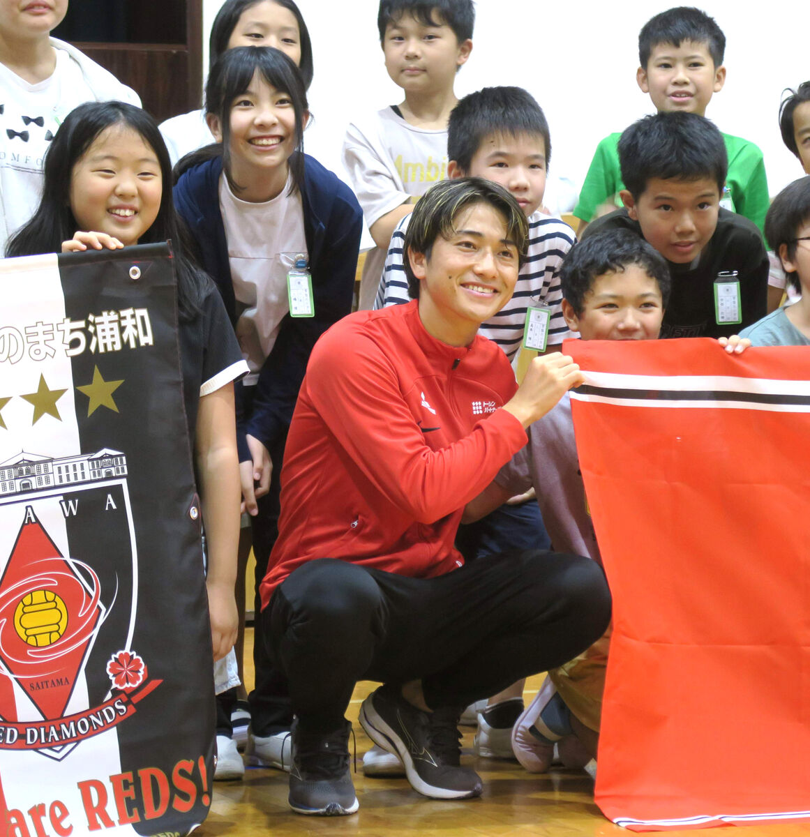 浦和、小泉佳穂の勝負メシは「うな重」…小学校で授業「４０歳までに監督をやりたい。浦和は最終目標」