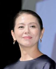 小泉今日子、「あさイチ」で超人気アーティストの生歌唱を絶賛「まっすぐに天にもっていくような歌声…感動しちゃいました」