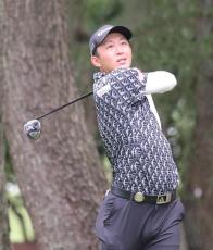 岩崎亜久竜「６５」で１差２位に浮上　Ｑスクール２次出場へは優勝必須「勝たないと」