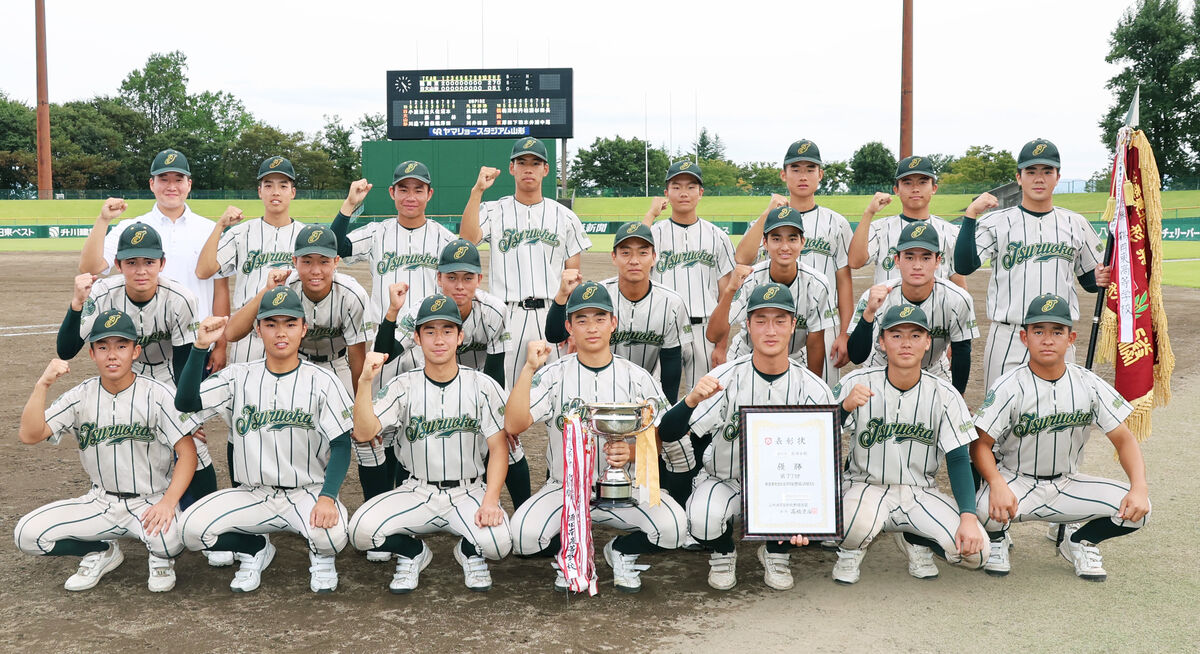 【高校野球】鶴岡東が２年連続７度目の優勝　松下哉大が決勝２ラン