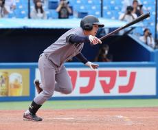 【大学野球】慶大の代打・坪田大郎が胸熱のリーグ戦初安打　９回２死から同点二塁打で延長突入　見せた粘り