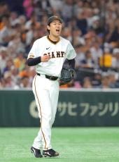 【巨人】シーズン最終戦を白星フィニッシュ　山崎伊織が２年連続の２ケタの１０勝目　今季最多４万２２３８人が声援