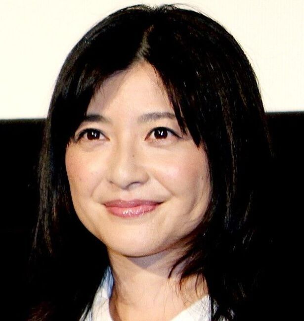 １０キロ減で激変！伊藤かずえ５７歳「顔がスッキリ！」アゴほっそり別人　美魔女な最新ショット