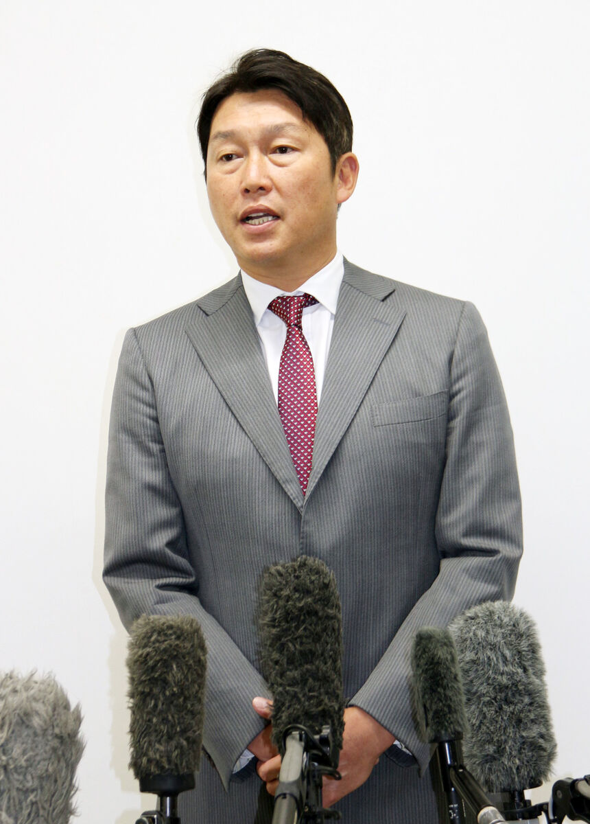 【広島】新井貴浩監督“鬼練習”を予告　続投正式決定で「去年より厳しくなる」打線底上げへ来月秋季キャンプ