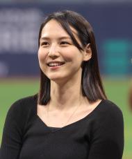 真美子夫人、夫を全力サポート！「夫人会」一致団結でドジャースにエール「まだ任務完了していないわよ！」